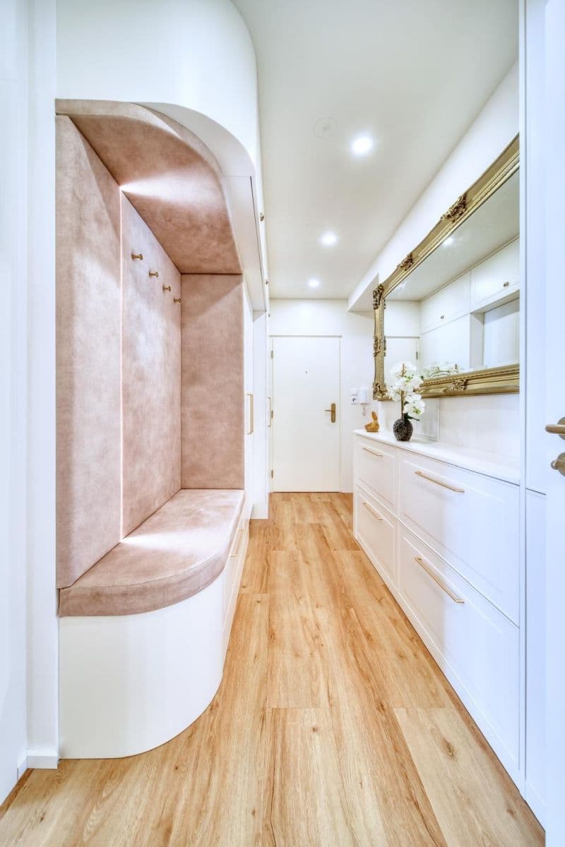 Prenájom bytu 3-izbový 70 m², Kladenská, Praha, Praha Prenájom bytu 3-izbový 70 m², Kladenská, Praha, Praha