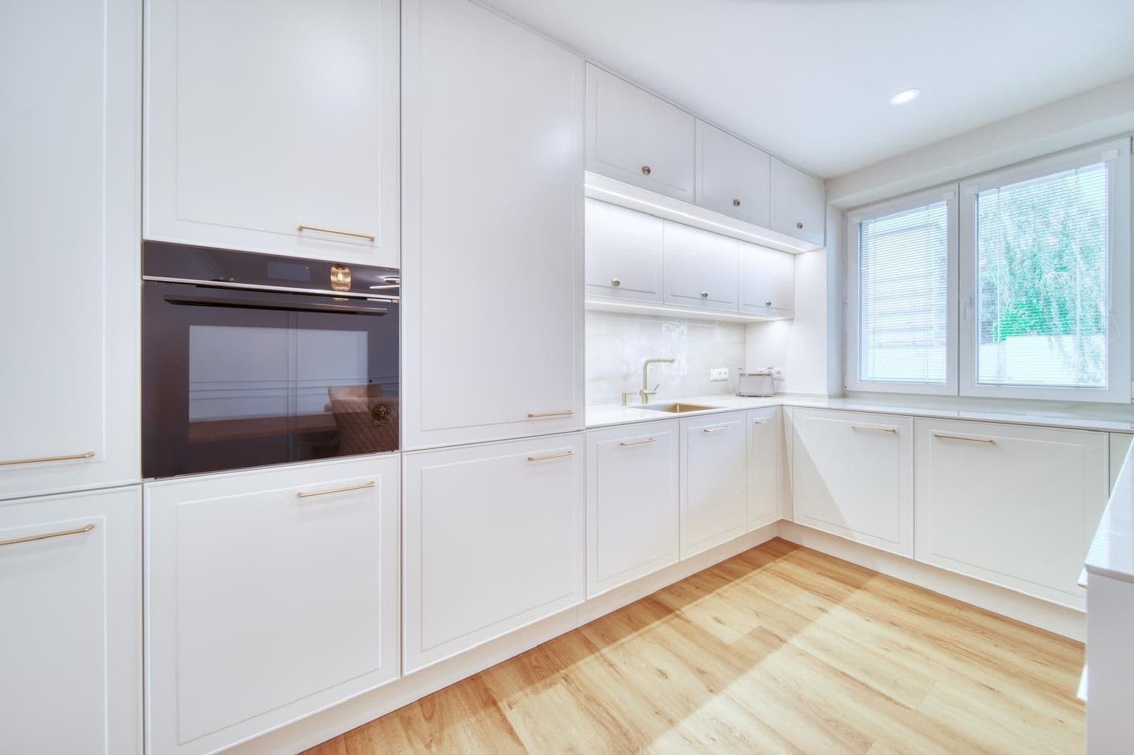 Prenájom bytu 3-izbový 70 m², Kladenská, Praha, Praha Prenájom bytu 3-izbový 70 m², Kladenská, Praha, Praha