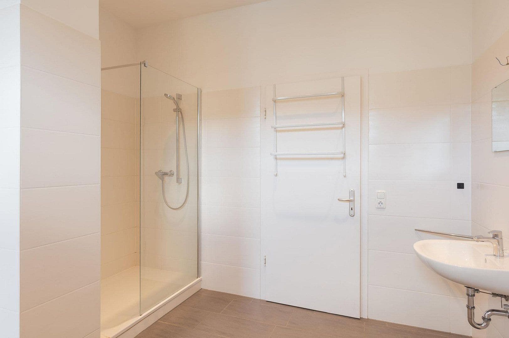Prenájom bytu 4-izbový 124 m², Goebenstraße 31, Wiesbaden, Hesensko Prenájom bytu 4-izbový 124 m², Goebenstraße 31, Wiesbaden, Hesensko