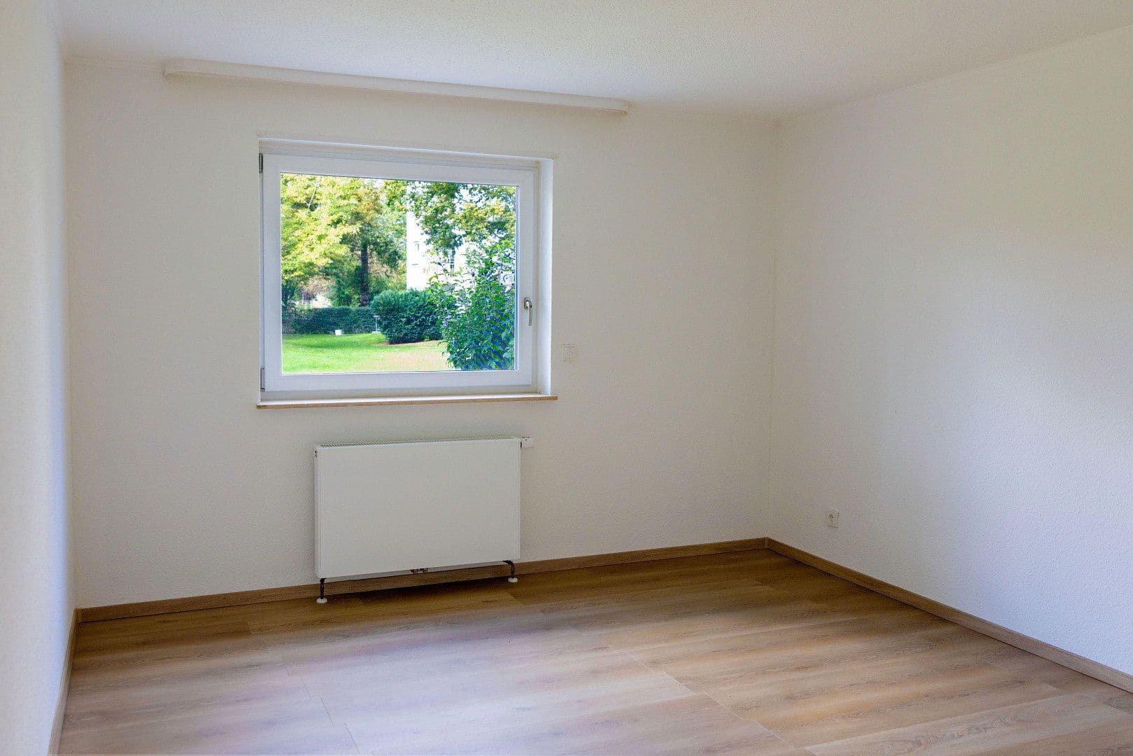 Prenájom bytu 4-izbový 101 m², Hans-Purrmann-Straße 4, Frankenthal (Pfalz), Porýnie-Falcko Prenájom bytu 4-izbový 101 m², Hans-Purrmann-Straße 4, Frankenthal (Pfalz), Porýnie-Falcko