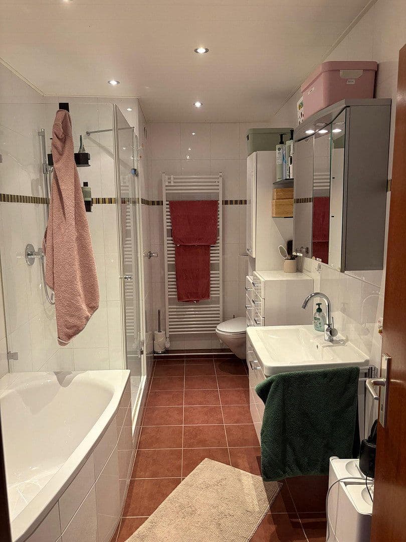 Prenájom domu 175 m², pozemok 235 m², Liederbach am Taunus, Hesensko Prenájom domu 175 m², pozemok 235 m², Liederbach am Taunus, Hesensko