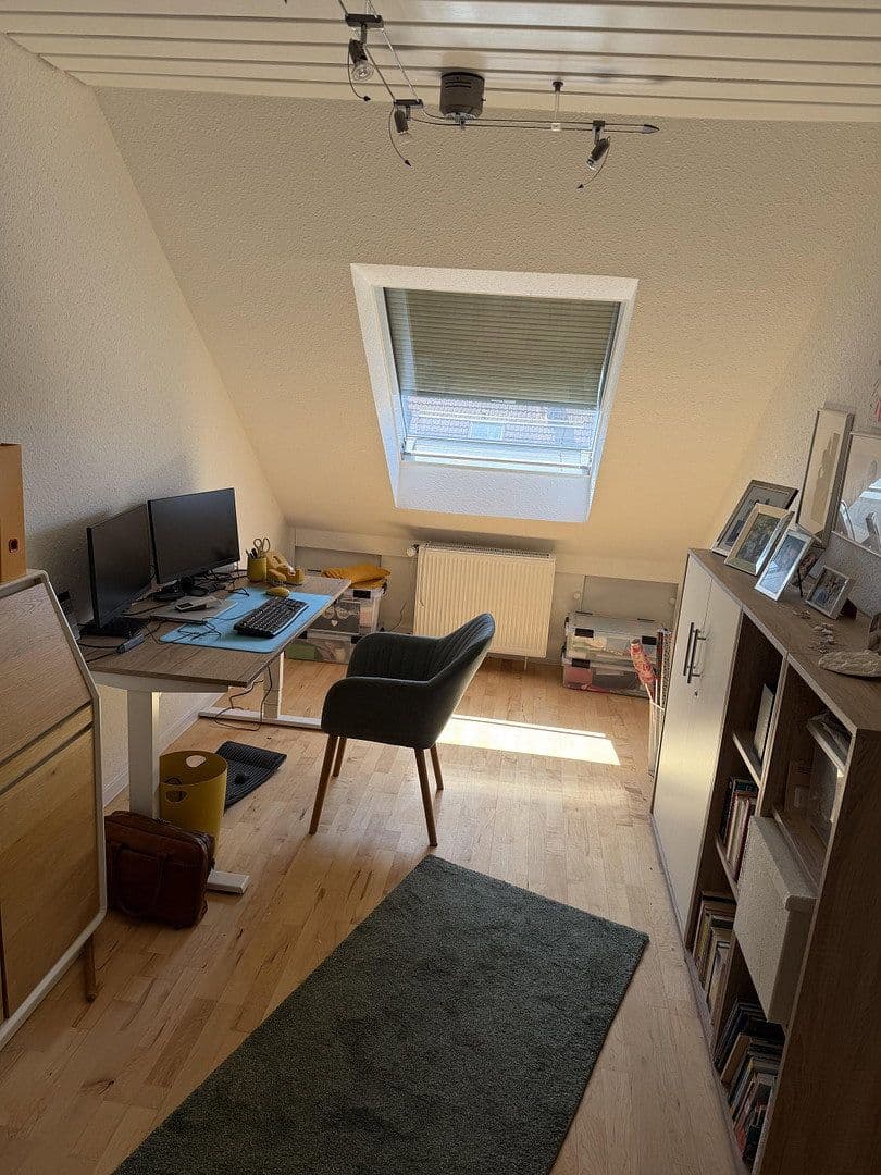 Prenájom domu 175 m², pozemok 235 m², Liederbach am Taunus, Hesensko Prenájom domu 175 m², pozemok 235 m², Liederbach am Taunus, Hesensko