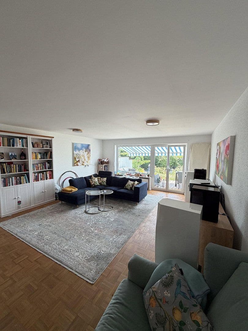 Prenájom domu 175 m², pozemok 235 m², Liederbach am Taunus, Hesensko Prenájom domu 175 m², pozemok 235 m², Liederbach am Taunus, Hesensko