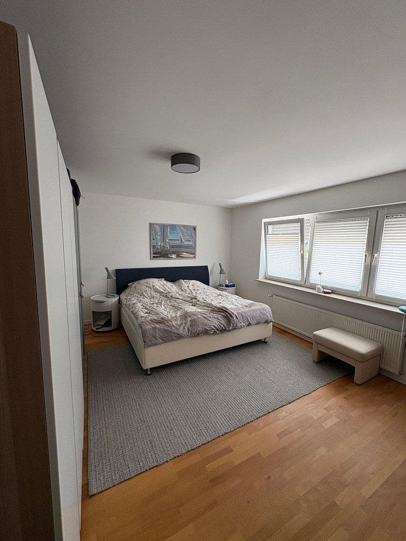 Prenájom domu 175 m², pozemok 235 m², Liederbach am Taunus, Hesensko Prenájom domu 175 m², pozemok 235 m², Liederbach am Taunus, Hesensko