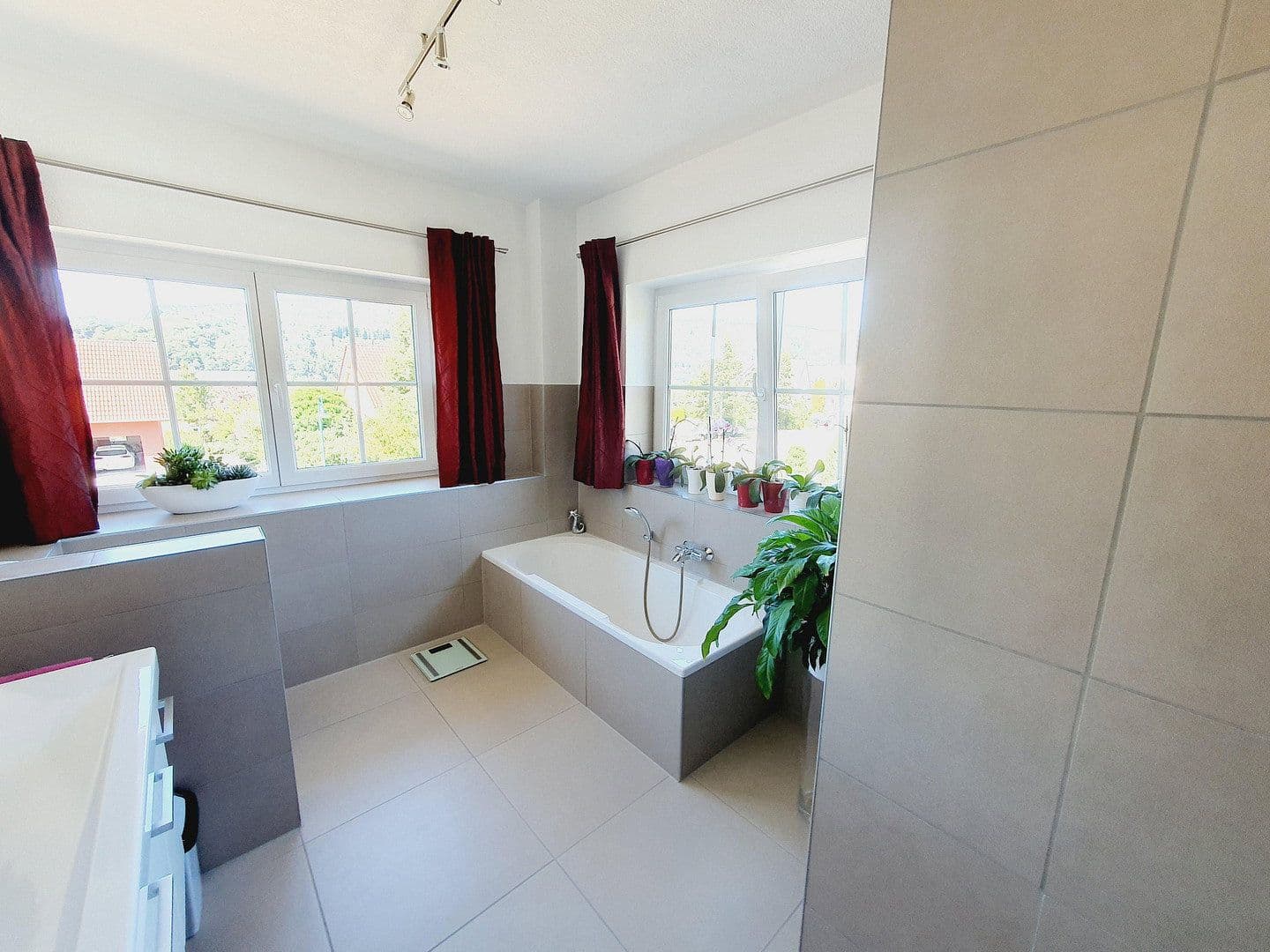 Predaj domu 136 m², pozemok 713 m², Hohner Weg 16, Bad Bocklet, Bavorsko Predaj domu 136 m², pozemok 713 m², Hohner Weg 16, Bad Bocklet, Bavorsko