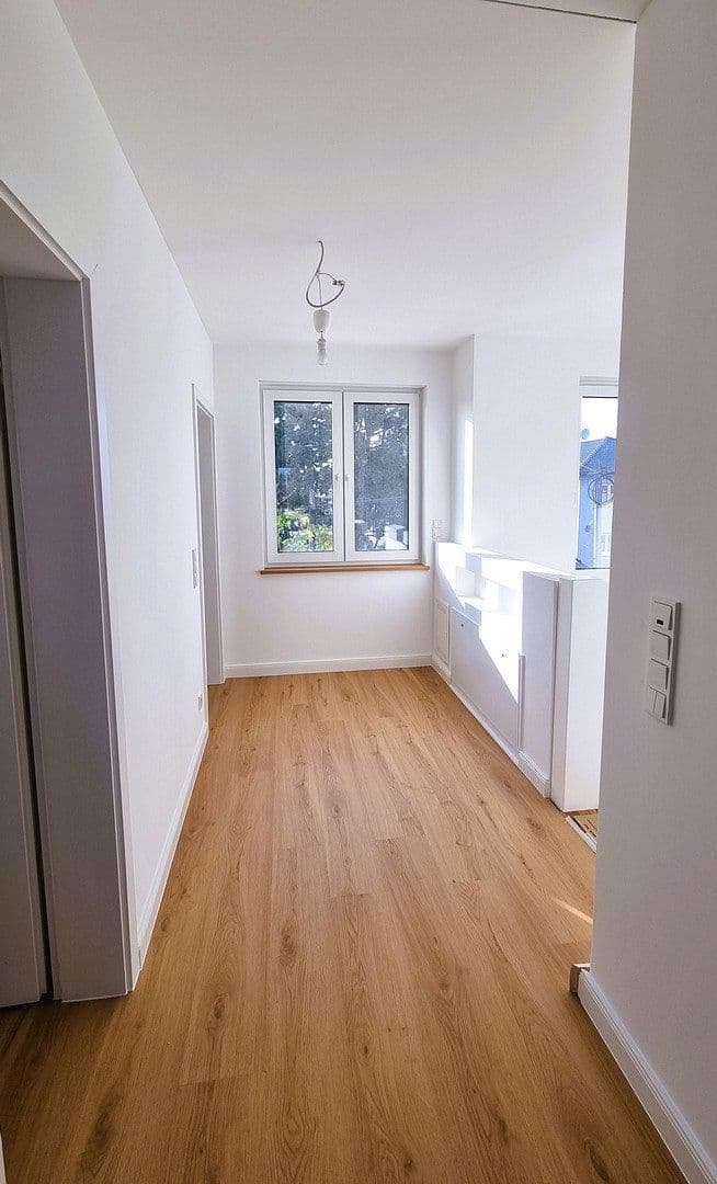 Prenájom bytu 3-izbový 94 m², Fredersdorf-Vogelsdorf, Brandenbursko Prenájom bytu 3-izbový 94 m², Fredersdorf-Vogelsdorf, Brandenbursko