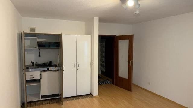 Prenájom bytu 1-izbový 30 m², Hegelstr.9, Tübingen, Bádensko-Wurttembersko Prenájom bytu 1-izbový 30 m², Hegelstr.9, Tübingen, Bádensko-Wurttembersko
