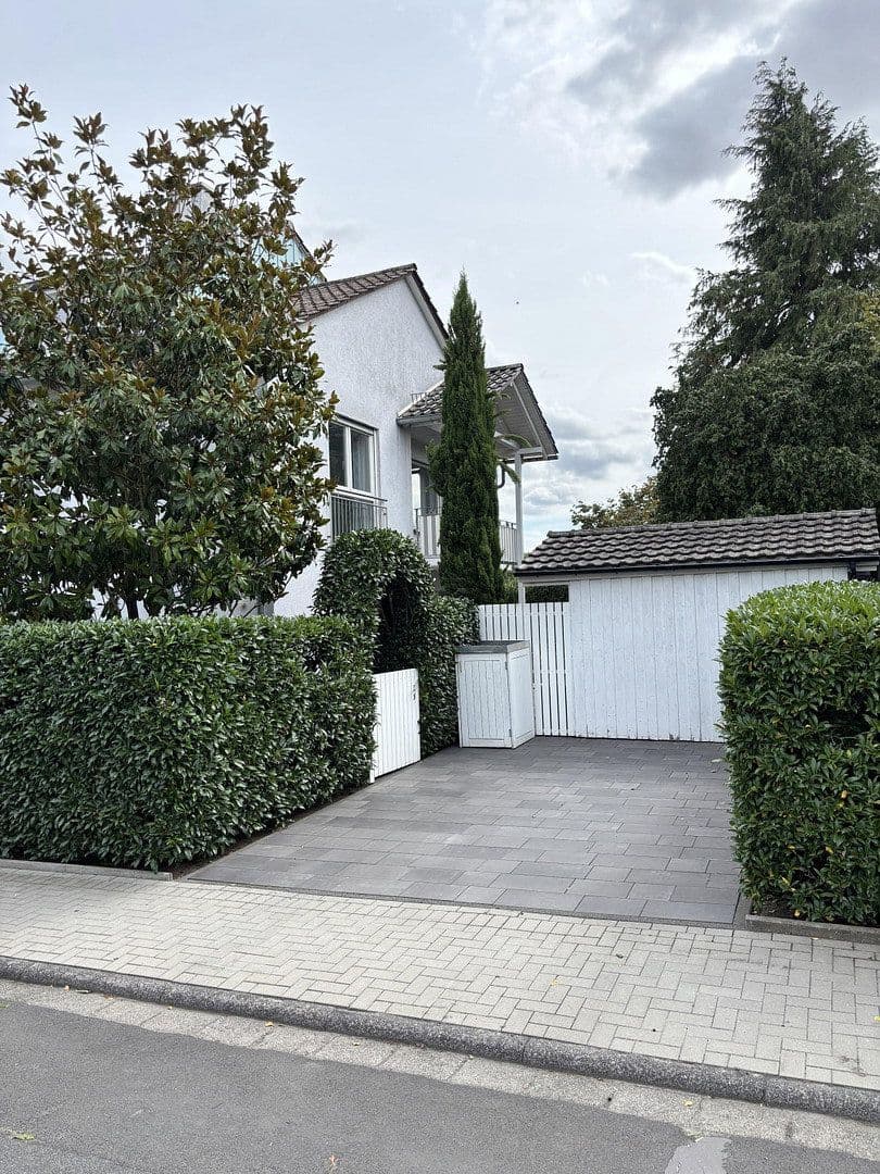 Predaj domu 220 m², pozemok 594 m², Bad Nauheim, Hesensko Predaj domu 220 m², pozemok 594 m², Bad Nauheim, Hesensko
