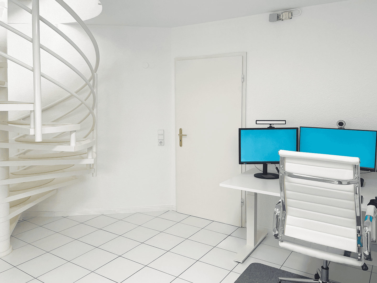 Prenájom bytu 4-izbový 193 m², Unterschleißheim, Bavorsko Prenájom bytu 4-izbový 193 m², Unterschleißheim, Bavorsko