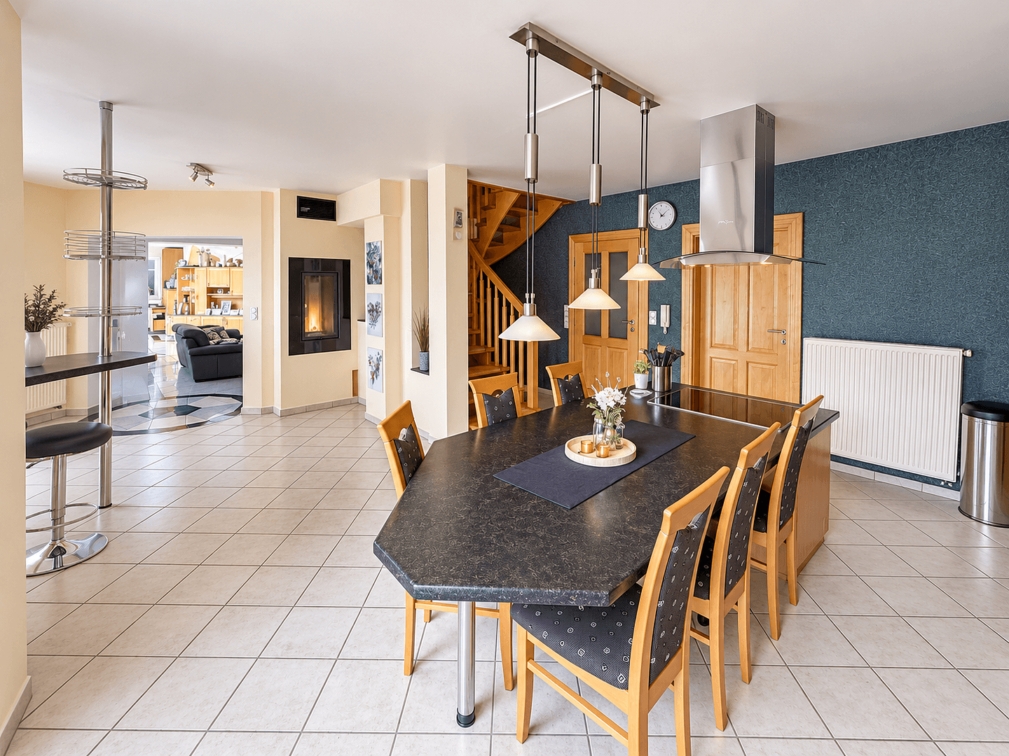 Predaj domu 270 m², pozemok 1.600 m², Garrel, Dolné Sasko Predaj domu 270 m², pozemok 1.600 m², Garrel, Dolné Sasko