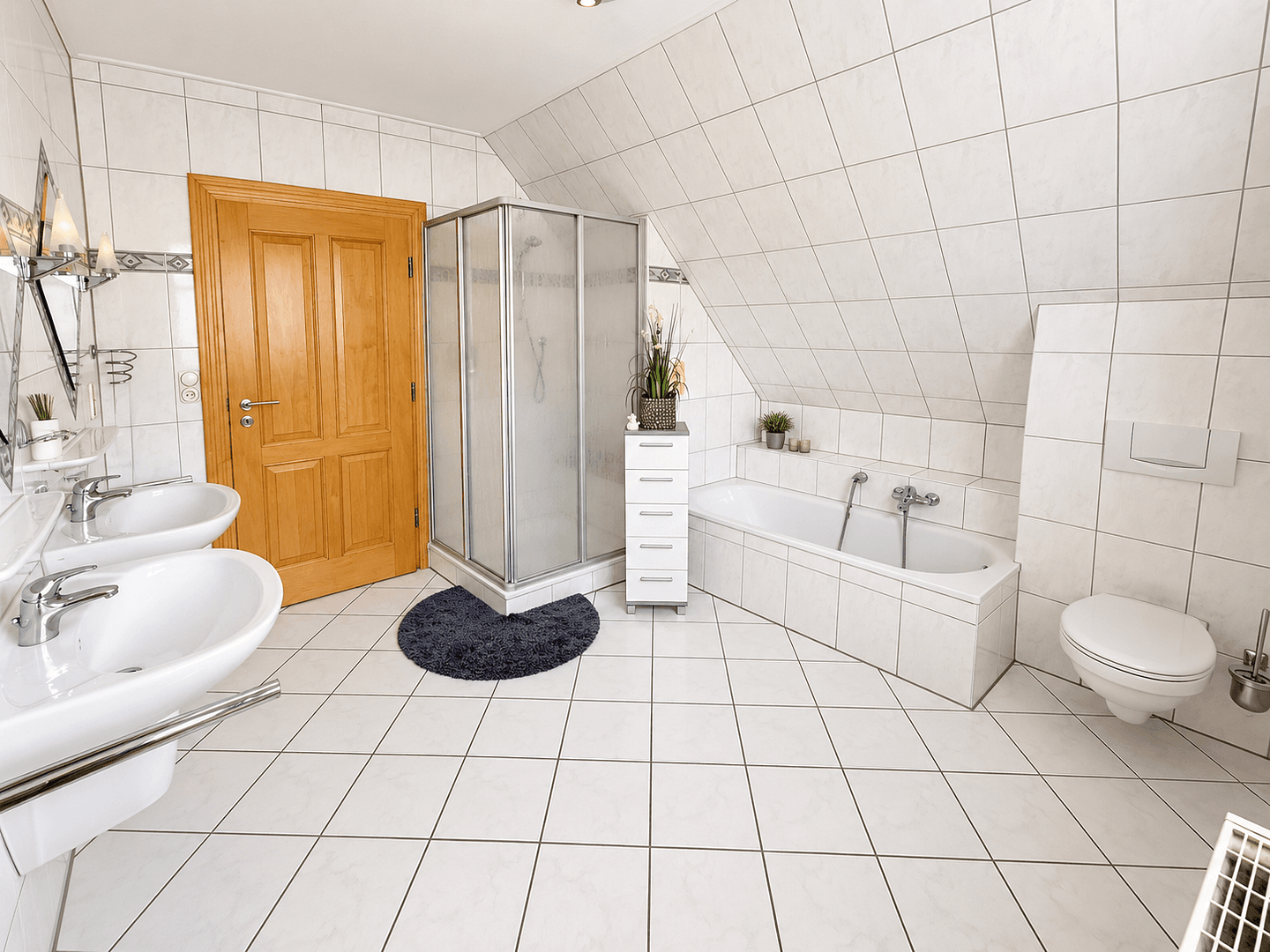 Predaj domu 270 m², pozemok 1.600 m², Garrel, Dolné Sasko Predaj domu 270 m², pozemok 1.600 m², Garrel, Dolné Sasko