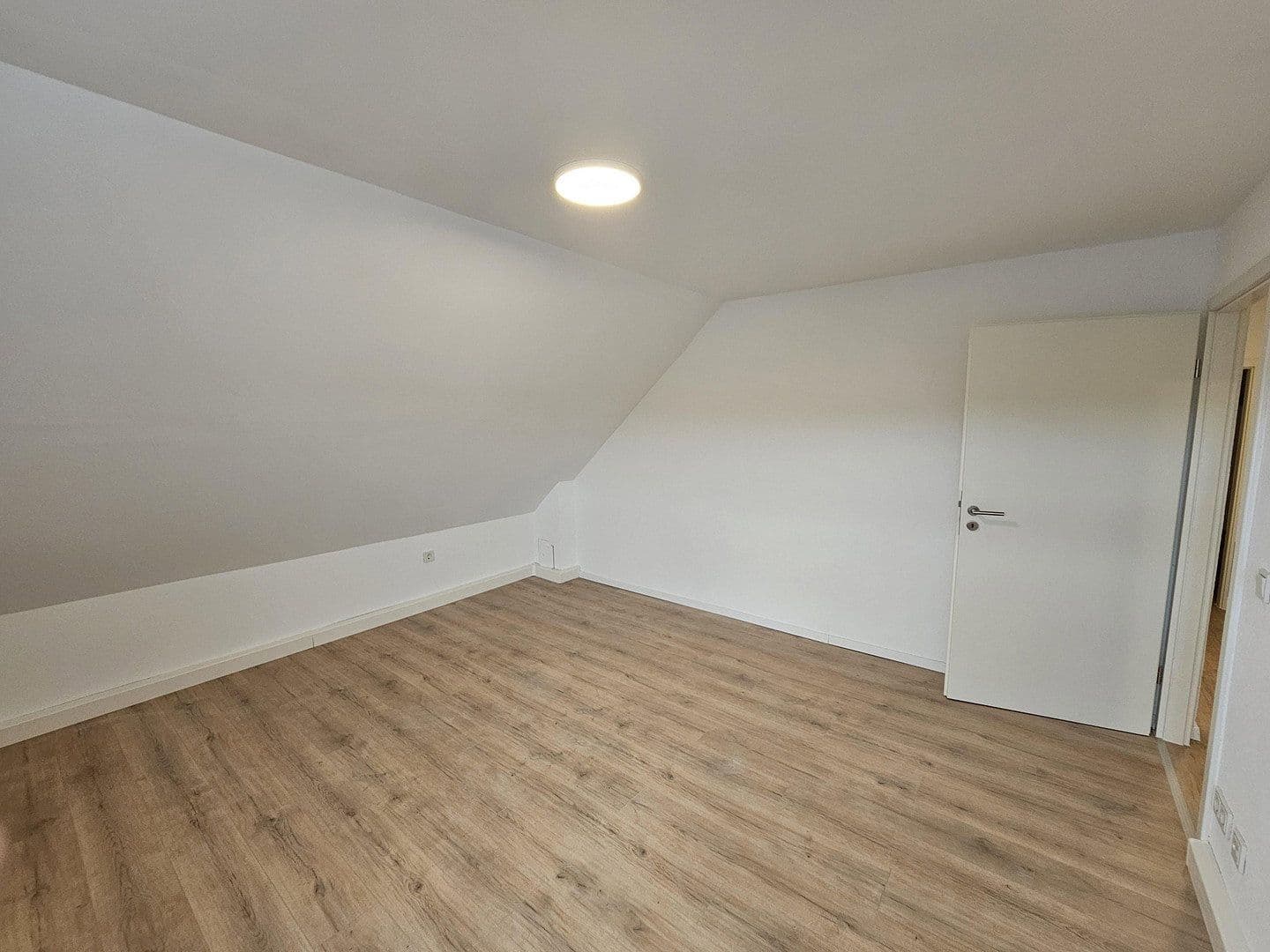 Prenájom bytu 3-izbový 58 m², Brückenstraße 26, Schiffweiler, Sársko Prenájom bytu 3-izbový 58 m², Brückenstraße 26, Schiffweiler, Sársko