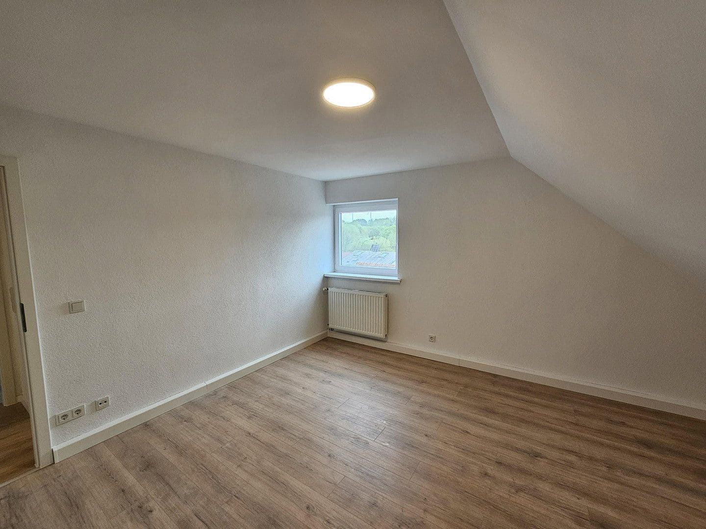 Prenájom bytu 3-izbový 58 m², Brückenstraße 26, Schiffweiler, Sársko Prenájom bytu 3-izbový 58 m², Brückenstraße 26, Schiffweiler, Sársko