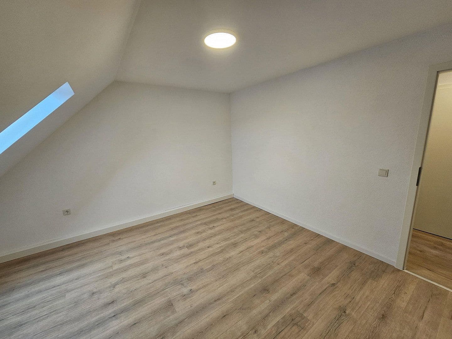 Prenájom bytu 3-izbový 58 m², Brückenstraße 26, Schiffweiler, Sársko Prenájom bytu 3-izbový 58 m², Brückenstraße 26, Schiffweiler, Sársko