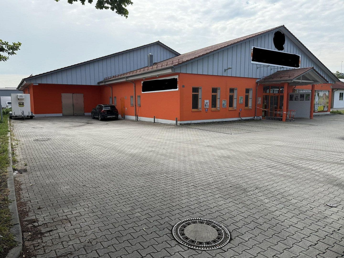 Predaj nebytového priestoru 2.260 m², Moosburg an der Isar, Bavorsko Predaj nebytového priestoru 2.260 m², Moosburg an der Isar, Bavorsko