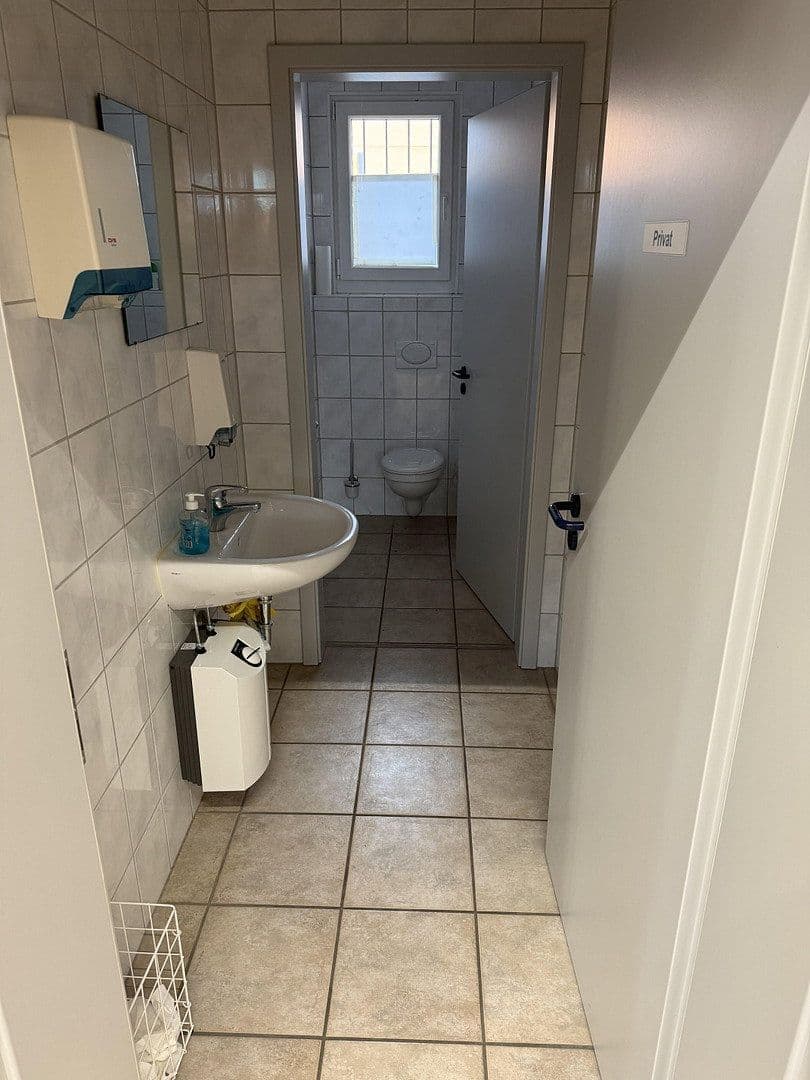 Predaj nebytového priestoru 2.260 m², Moosburg an der Isar, Bavorsko Predaj nebytového priestoru 2.260 m², Moosburg an der Isar, Bavorsko