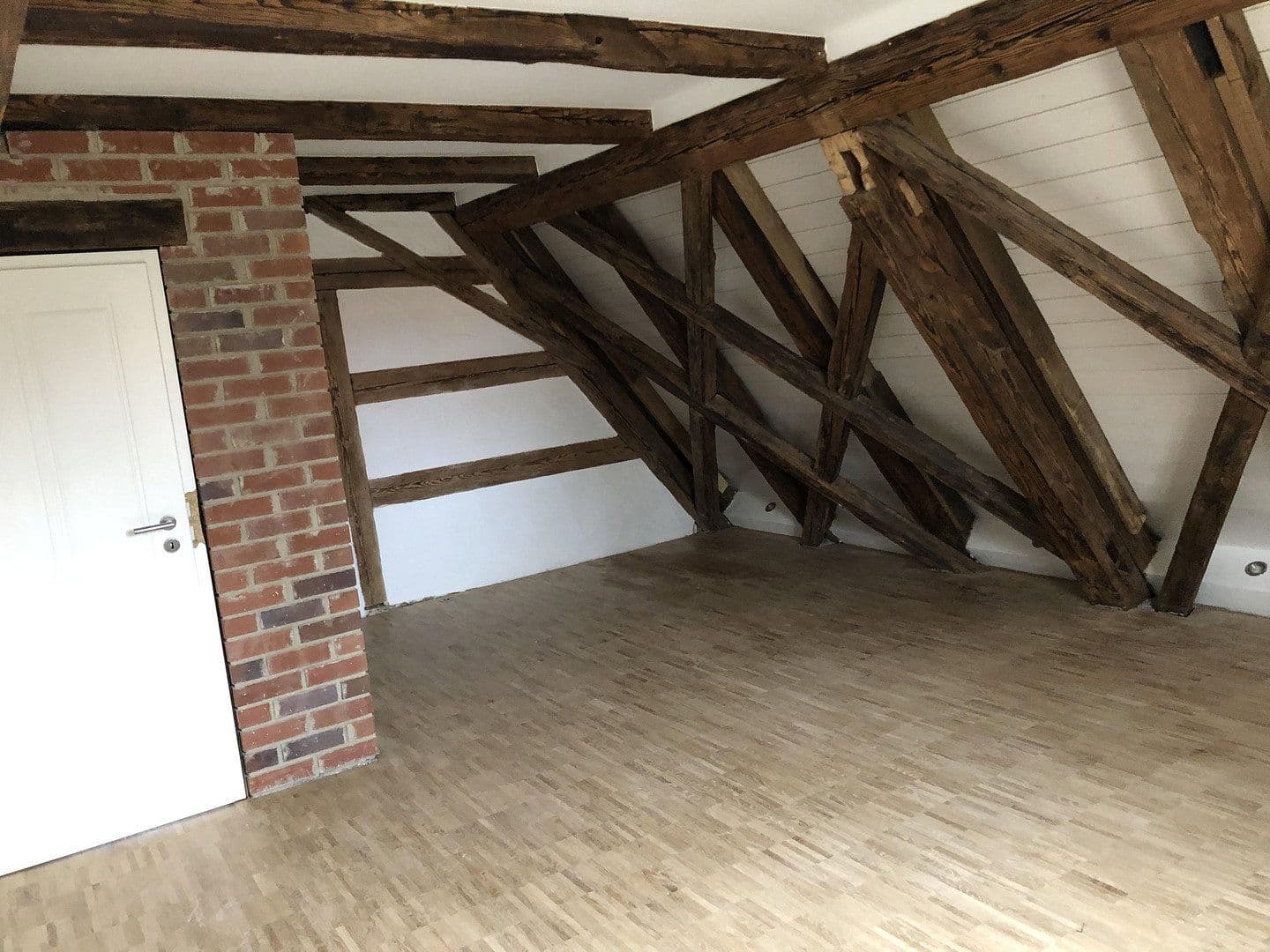 Predaj domu 338 m², pozemok 300 m², Bahnhofstraße 20, Hallstadt, Bavorsko Predaj domu 338 m², pozemok 300 m², Bahnhofstraße 20, Hallstadt, Bavorsko
