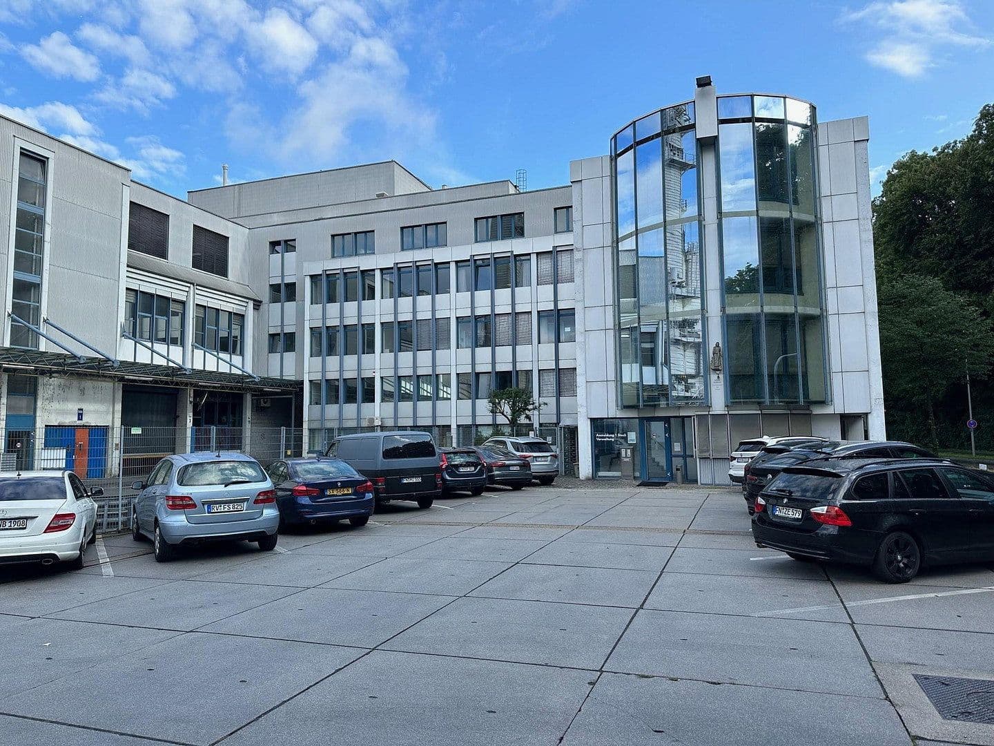 Prenájom kancelárie 13.000 m², Colsmanstraße 25, Friedrichshafen, Bádensko-Wurttembersko Prenájom kancelárie 13.000 m², Colsmanstraße 25, Friedrichshafen, Bádensko-Wurttembersko