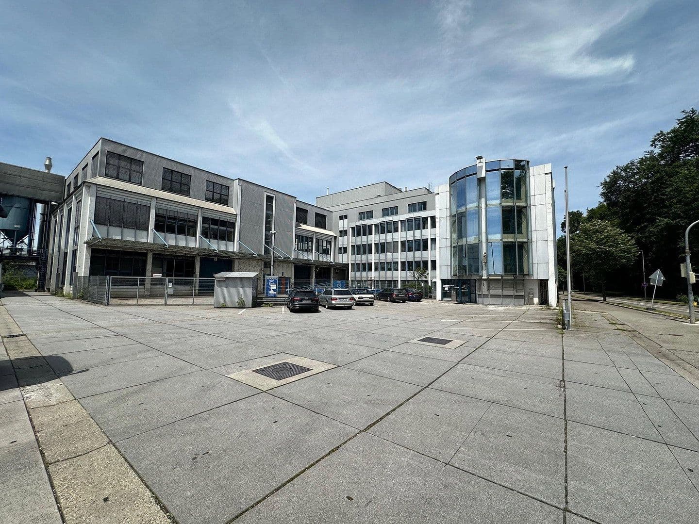 Prenájom kancelárie 13.000 m², Colsmanstraße 25, Friedrichshafen, Bádensko-Wurttembersko Prenájom kancelárie 13.000 m², Colsmanstraße 25, Friedrichshafen, Bádensko-Wurttembersko