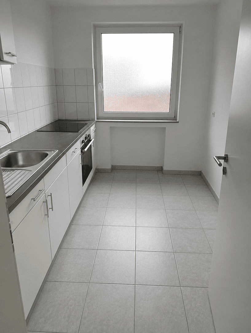 Prenájom bytu 4-izbový 75 m², Geschwister-Scholl-Straße 18, Essen, Severné Porýnie - Westfálsko Prenájom bytu 4-izbový 75 m², Geschwister-Scholl-Straße 18, Essen, Severné Porýnie - Westfálsko