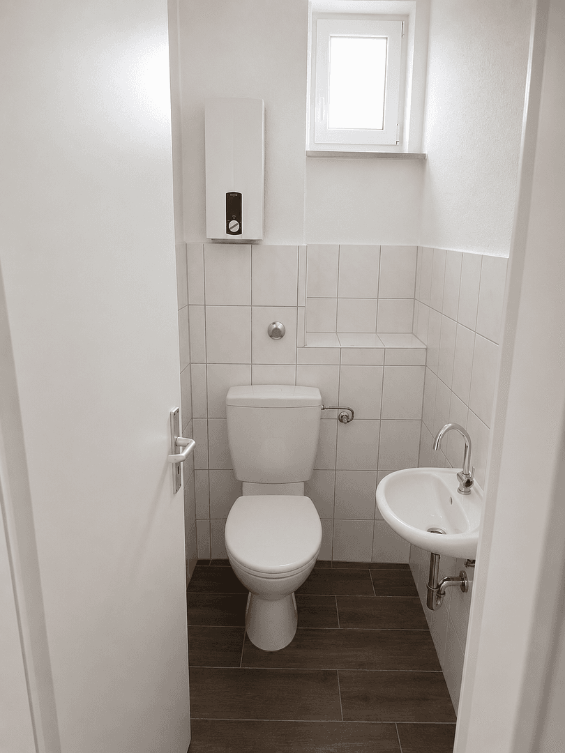 Prenájom bytu 4-izbový 75 m², Geschwister-Scholl-Straße 18, Essen, Severné Porýnie - Westfálsko Prenájom bytu 4-izbový 75 m², Geschwister-Scholl-Straße 18, Essen, Severné Porýnie - Westfálsko