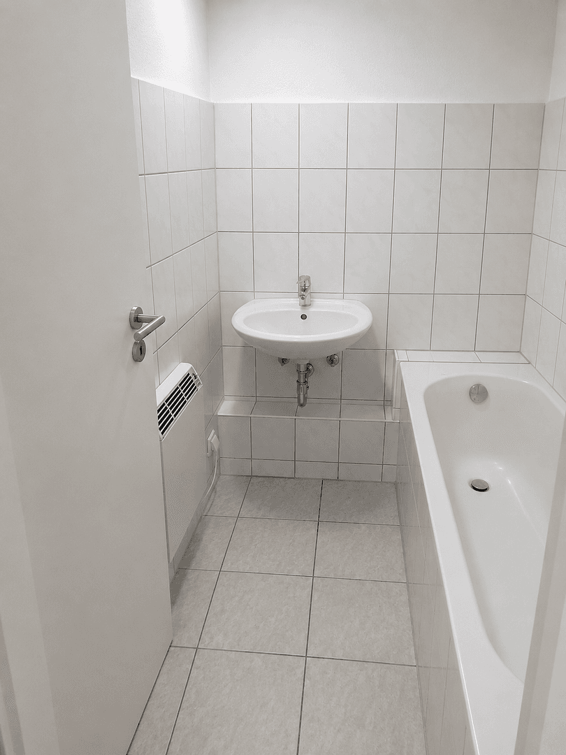 Prenájom bytu 4-izbový 75 m², Geschwister-Scholl-Straße 18, Essen, Severné Porýnie - Westfálsko Prenájom bytu 4-izbový 75 m², Geschwister-Scholl-Straße 18, Essen, Severné Porýnie - Westfálsko