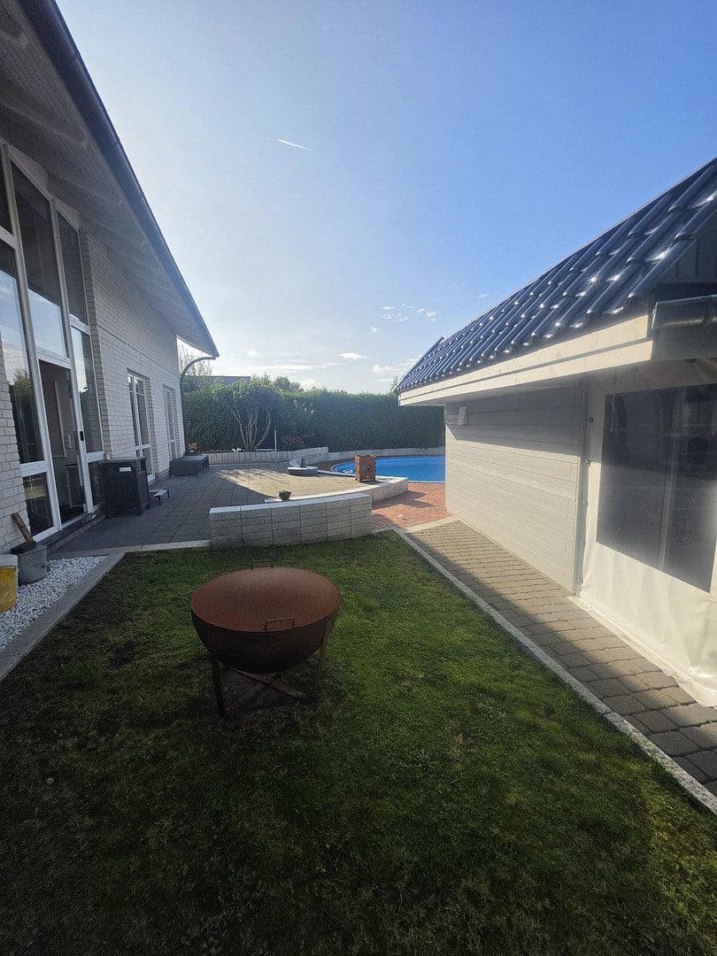 Predaj domu 204 m², pozemok 1.000 m², Husum, Šlezvicko-Holštajnsko Predaj domu 204 m², pozemok 1.000 m², Husum, Šlezvicko-Holštajnsko