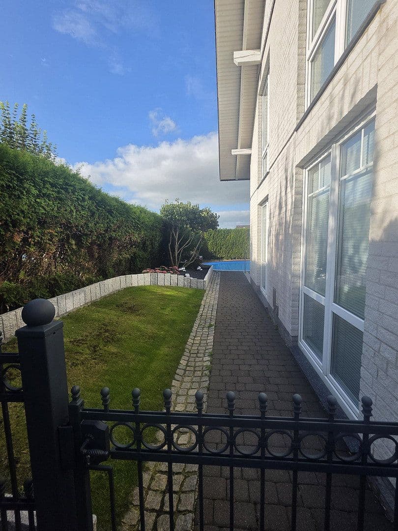 Predaj domu 204 m², pozemok 1.000 m², Husum, Šlezvicko-Holštajnsko Predaj domu 204 m², pozemok 1.000 m², Husum, Šlezvicko-Holštajnsko
