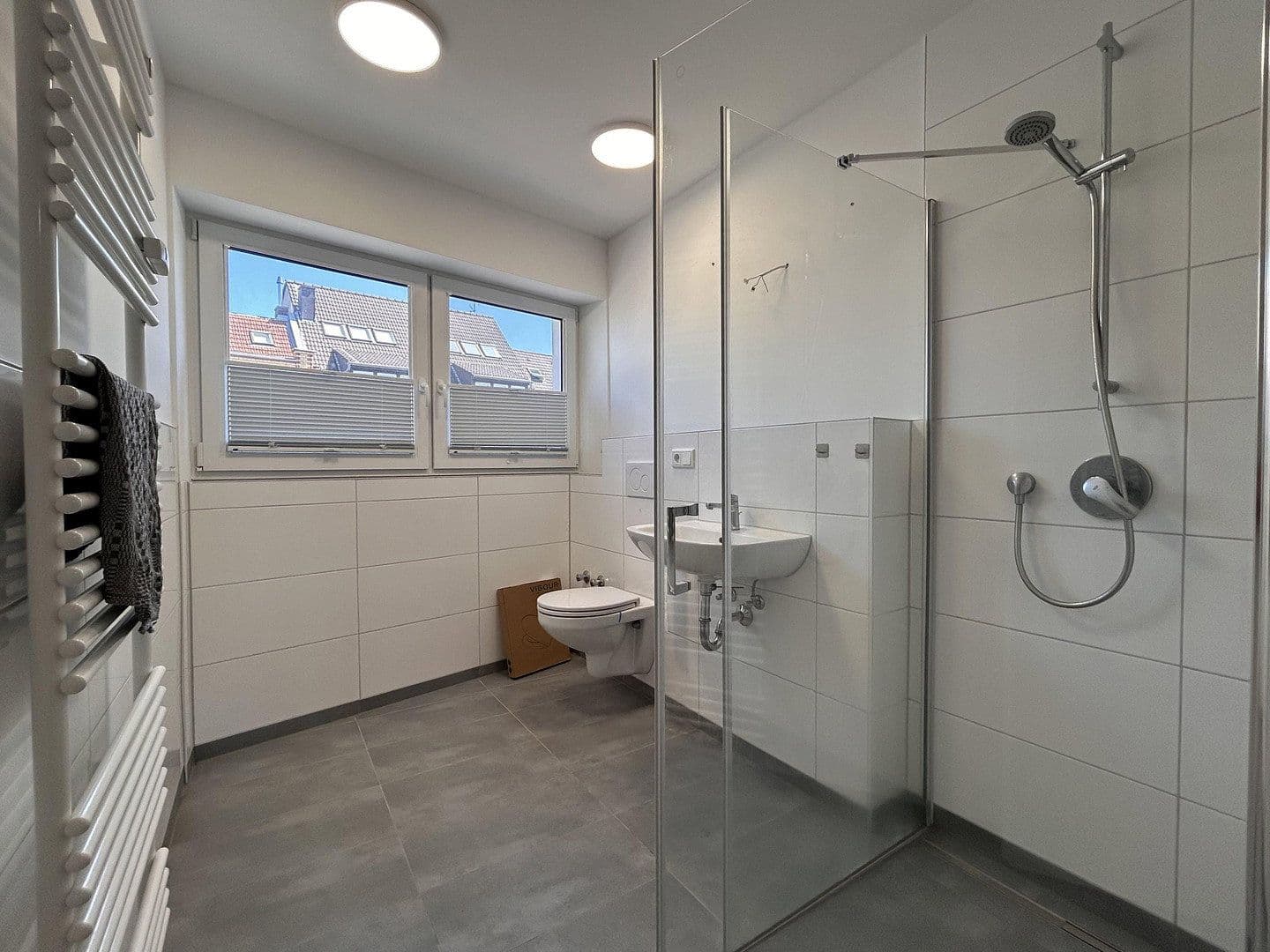 Prenájom bytu 2-izbový 85 m², Köln, Severné Porýnie - Westfálsko Prenájom bytu 2-izbový 85 m², Köln, Severné Porýnie - Westfálsko