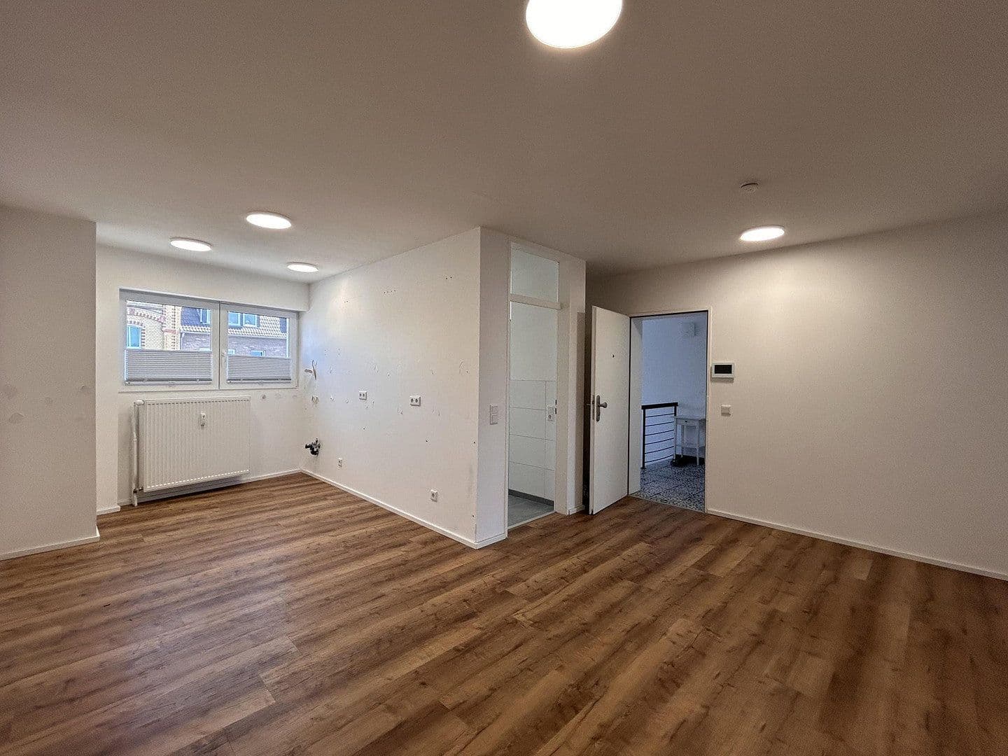 Prenájom bytu 2-izbový 85 m², Köln, Severné Porýnie - Westfálsko Prenájom bytu 2-izbový 85 m², Köln, Severné Porýnie - Westfálsko