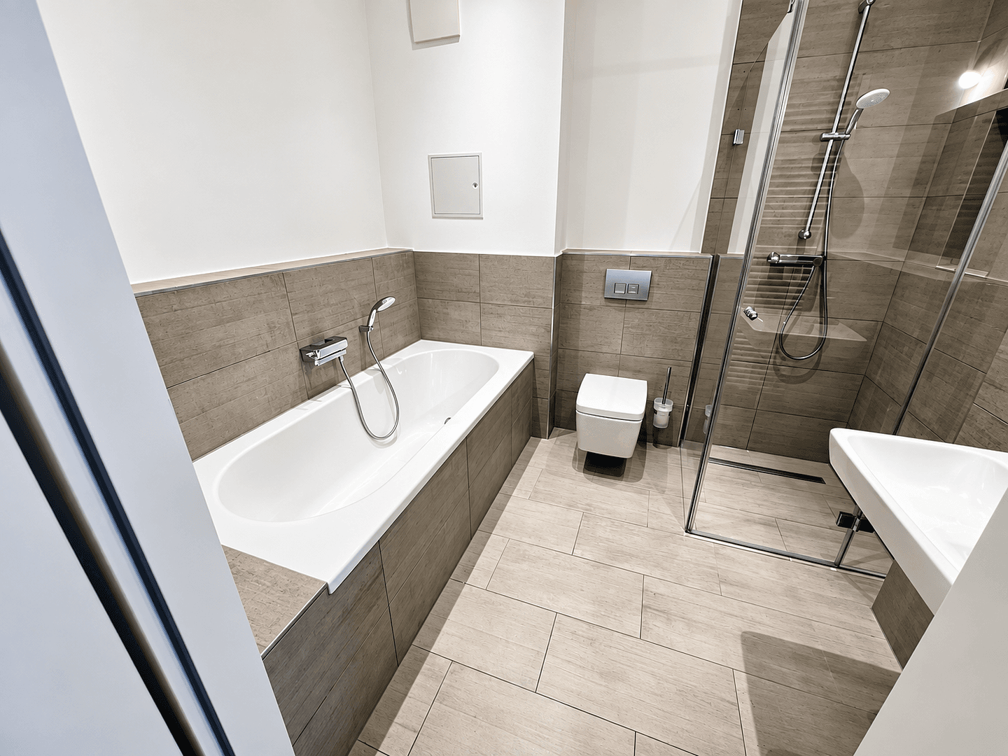 Prenájom bytu 2-izbový 60 m², Platz des 4.Juli Nr. 12, Berlin, Berlín Prenájom bytu 2-izbový 60 m², Platz des 4.Juli Nr. 12, Berlin, Berlín