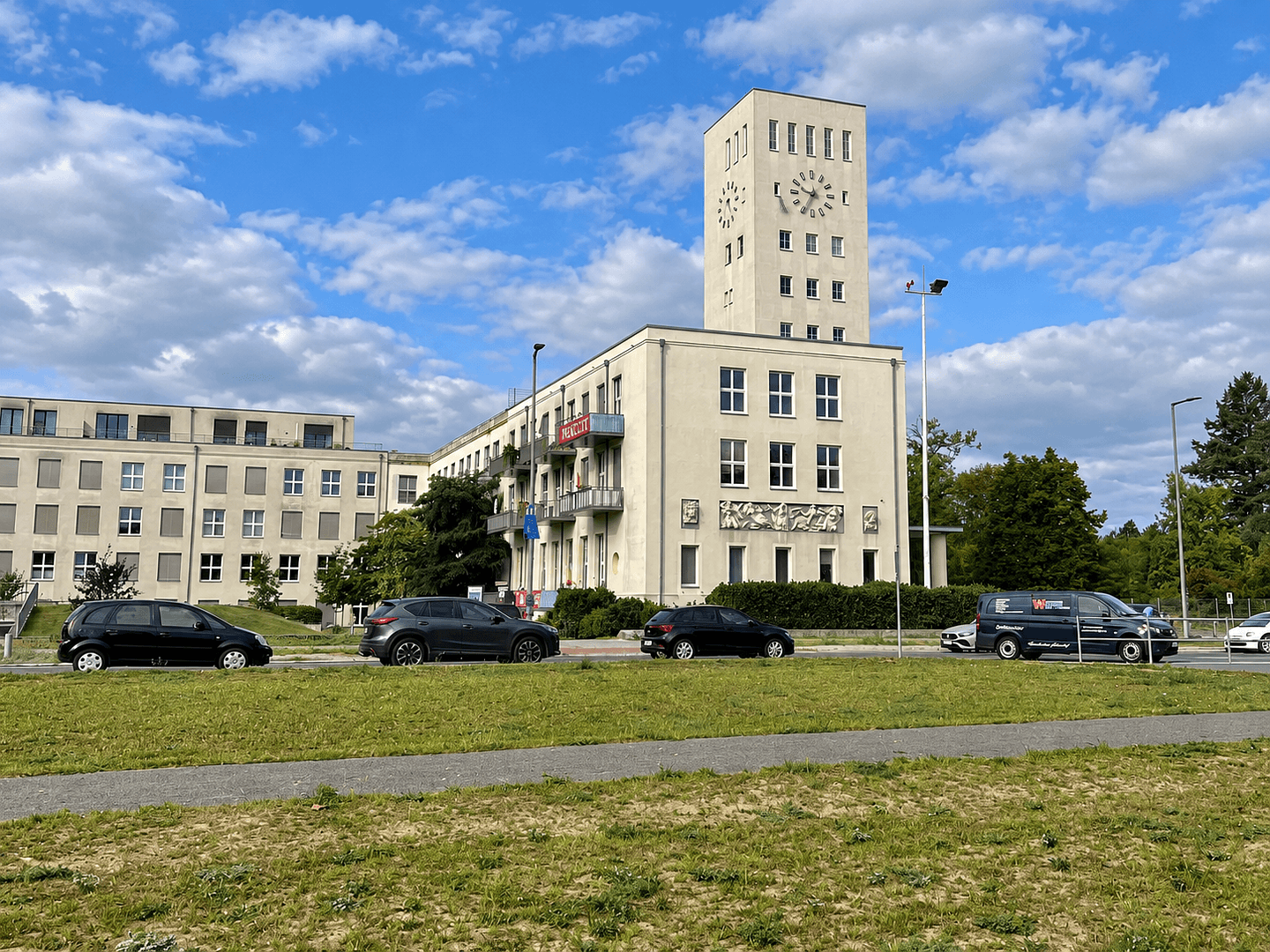 Prenájom bytu 2-izbový 60 m², Platz des 4.Juli Nr. 12, Berlin, Berlín Prenájom bytu 2-izbový 60 m², Platz des 4.Juli Nr. 12, Berlin, Berlín