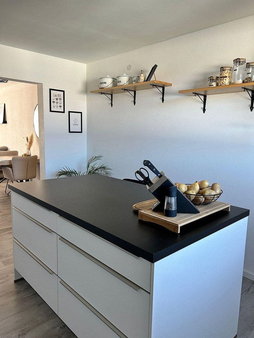 Prenájom bytu 2-izbový 68 m², Sindelfingen, Bádensko-Wurttembersko Prenájom bytu 2-izbový 68 m², Sindelfingen, Bádensko-Wurttembersko