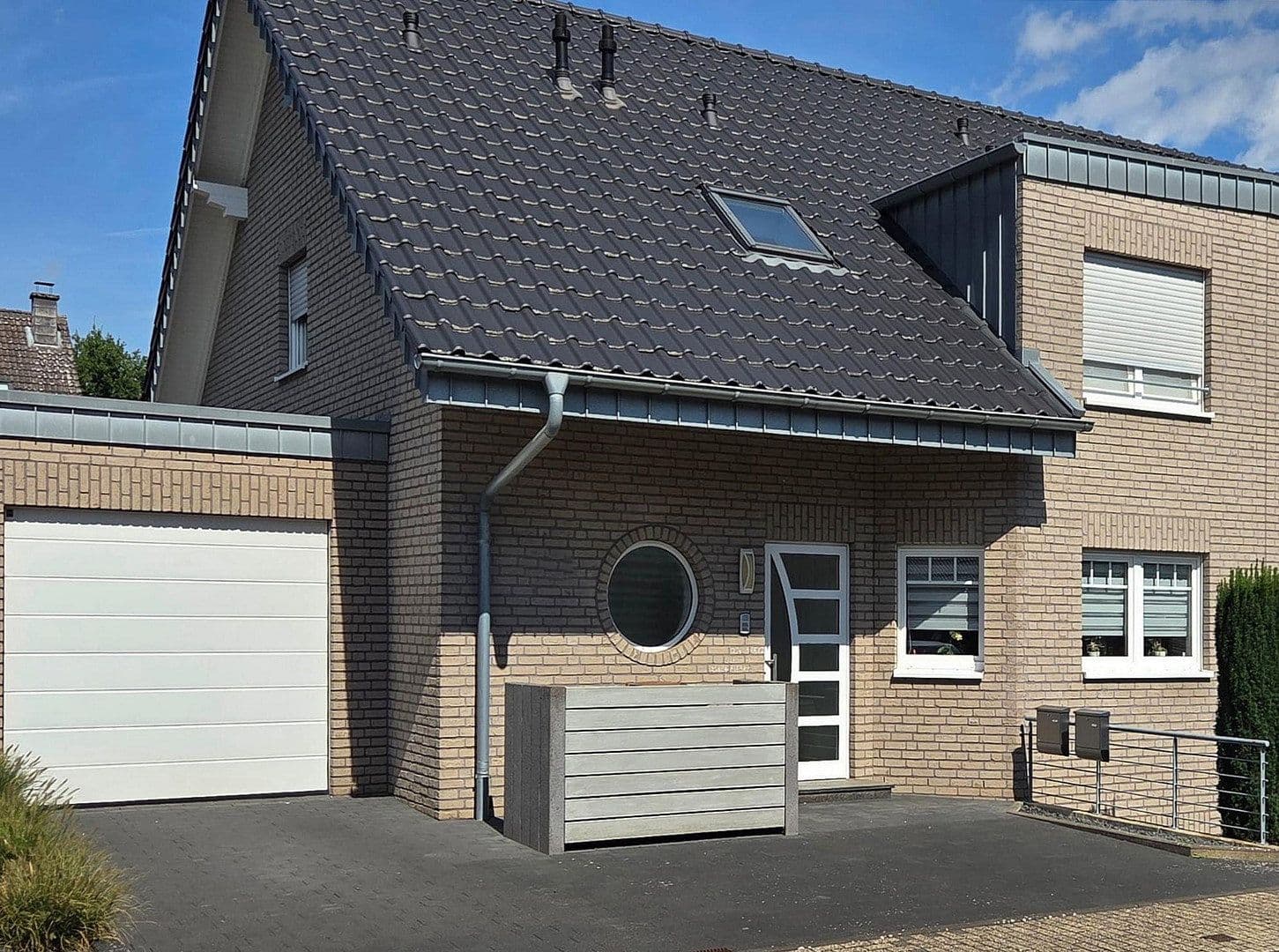 Prenájom bytu 2-izbový 70 m², Kerpen, Severné Porýnie - Westfálsko Prenájom bytu 2-izbový 70 m², Kerpen, Severné Porýnie - Westfálsko
