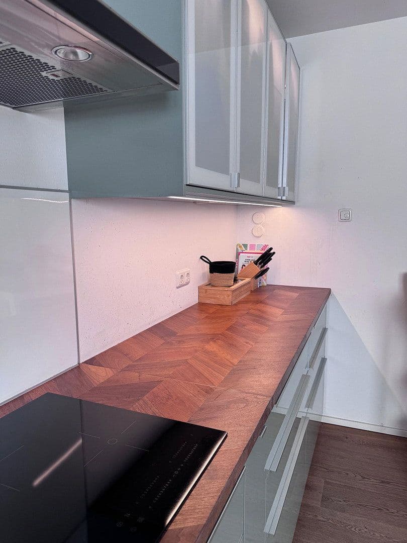 Prenájom bytu 4-izbový 136 m², Stettnerstr. 23, München, Bavorsko Prenájom bytu 4-izbový 136 m², Stettnerstr. 23, München, Bavorsko