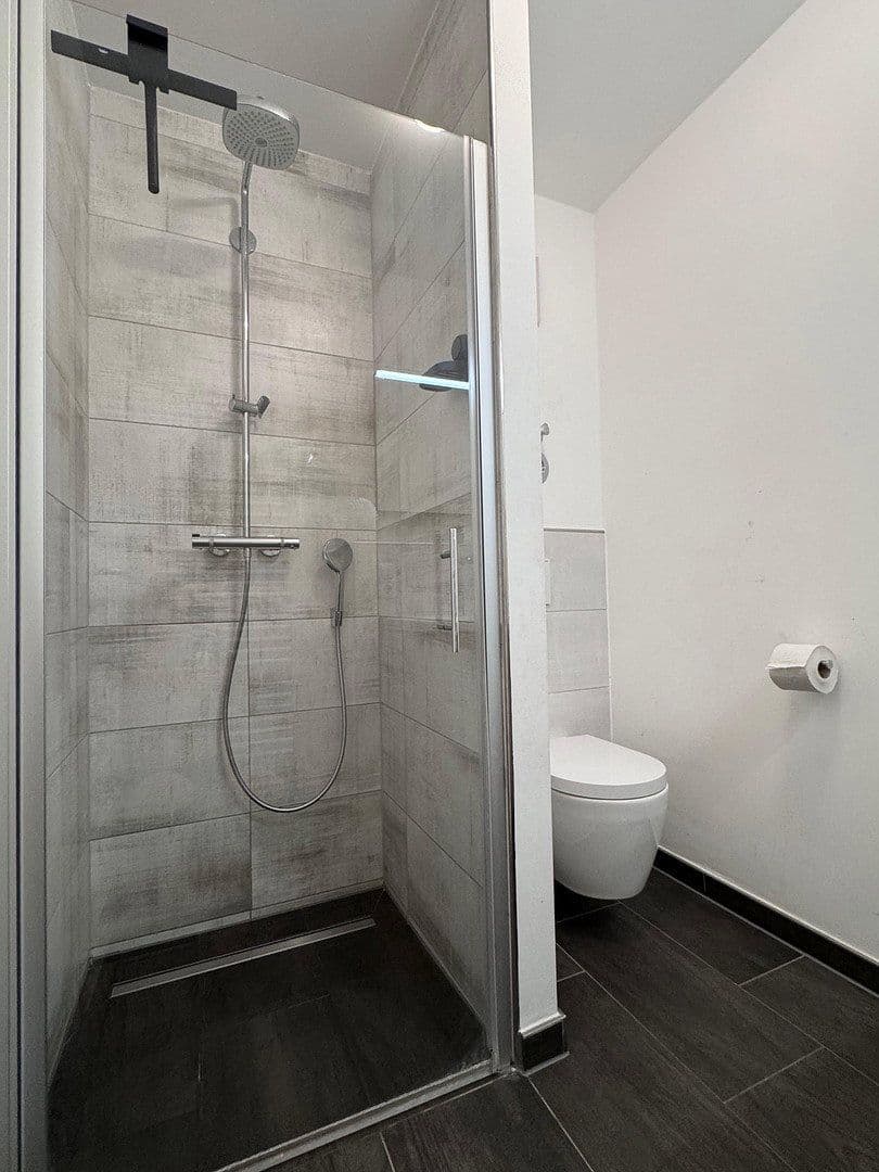 Prenájom bytu 4-izbový 136 m², Stettnerstr. 23, München, Bavorsko Prenájom bytu 4-izbový 136 m², Stettnerstr. 23, München, Bavorsko