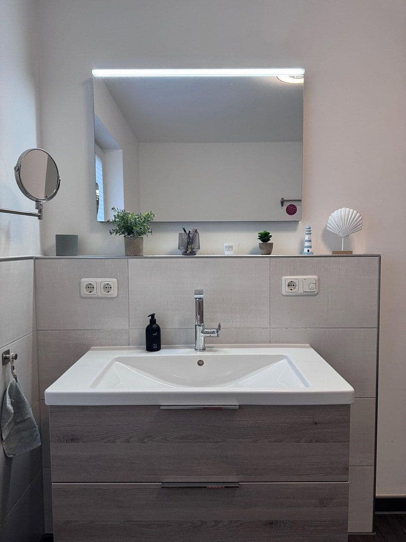 Prenájom bytu 4-izbový 136 m², Stettnerstr. 23, München, Bavorsko Prenájom bytu 4-izbový 136 m², Stettnerstr. 23, München, Bavorsko