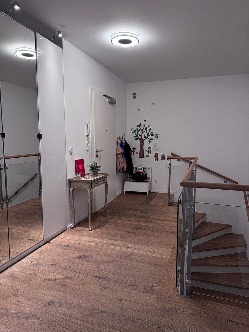Prenájom bytu 4-izbový 136 m², Stettnerstr. 23, München, Bavorsko Prenájom bytu 4-izbový 136 m², Stettnerstr. 23, München, Bavorsko
