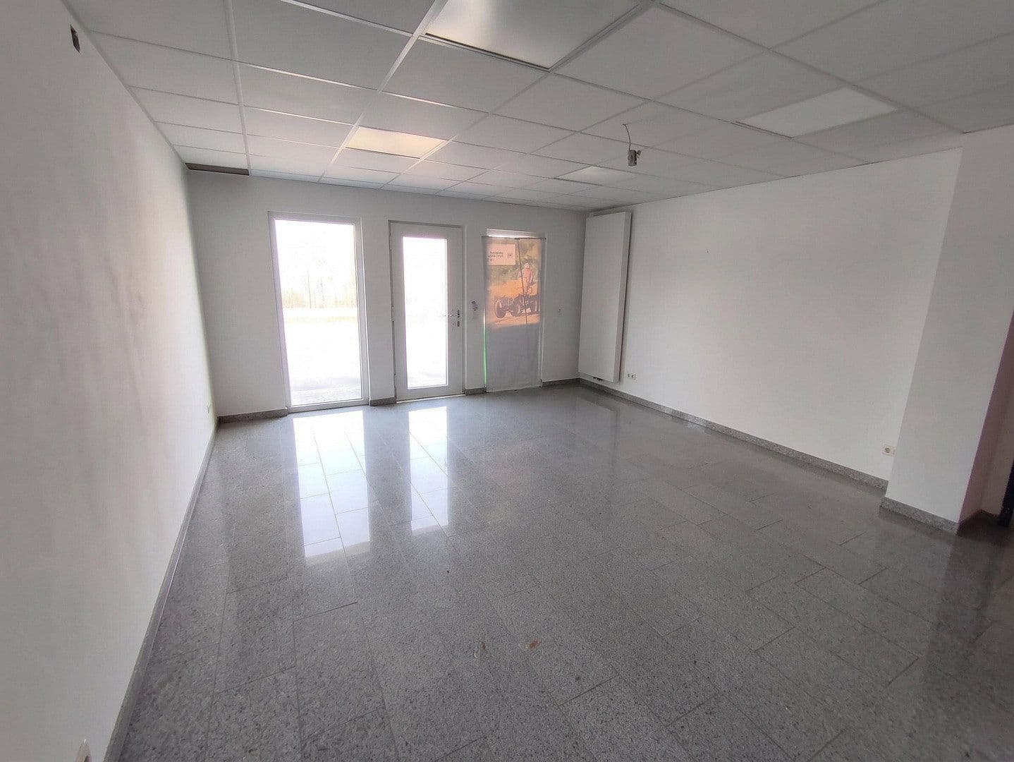Prenájom nebytového priestoru 1.400 m², Scheidterstraße 30, Saarbrücken, Sársko Prenájom nebytového priestoru 1.400 m², Scheidterstraße 30, Saarbrücken, Sársko