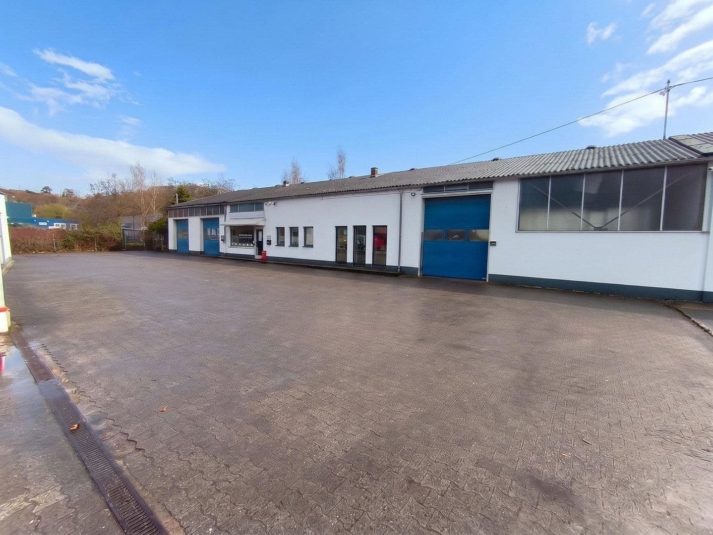Prenájom nebytového priestoru 1.400 m², Scheidterstraße 30, Saarbrücken, Sársko Prenájom nebytového priestoru 1.400 m², Scheidterstraße 30, Saarbrücken, Sársko