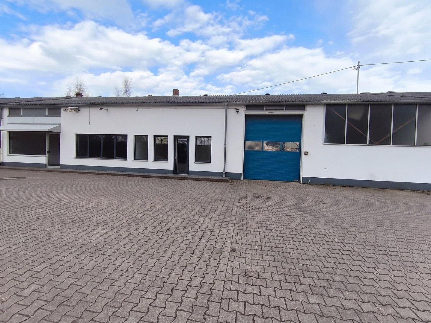 Prenájom nebytového priestoru 1.400 m², Scheidterstraße 30, Saarbrücken, Sársko Prenájom nebytového priestoru 1.400 m², Scheidterstraße 30, Saarbrücken, Sársko