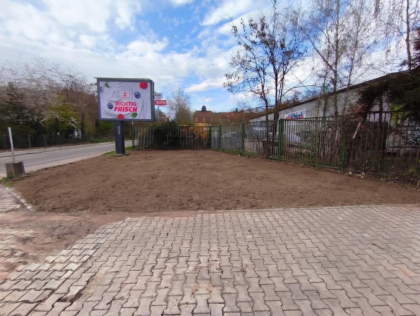 Prenájom nebytového priestoru 1.400 m², Scheidterstraße 30, Saarbrücken, Sársko Prenájom nebytového priestoru 1.400 m², Scheidterstraße 30, Saarbrücken, Sársko