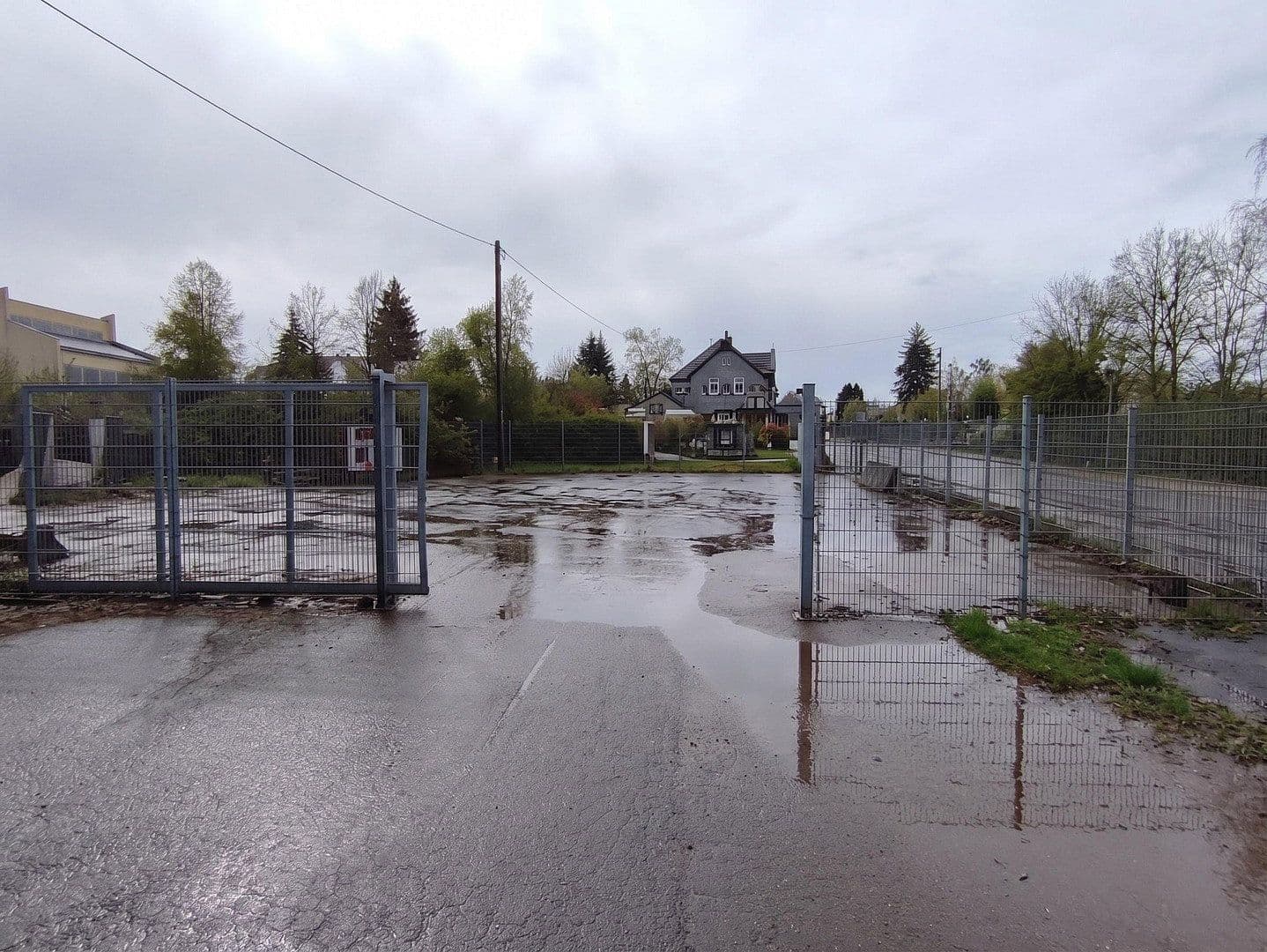 Prenájom nebytového priestoru 1.400 m², Scheidterstraße 30, Saarbrücken, Sársko Prenájom nebytového priestoru 1.400 m², Scheidterstraße 30, Saarbrücken, Sársko