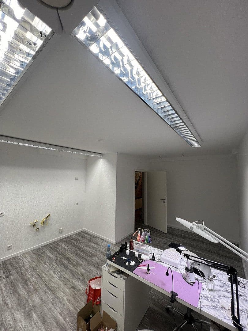 Prenájom kancelárie 30 m², Stiller Weg 52, Mannheim, Bádensko-Wurttembersko Prenájom kancelárie 30 m², Stiller Weg 52, Mannheim, Bádensko-Wurttembersko