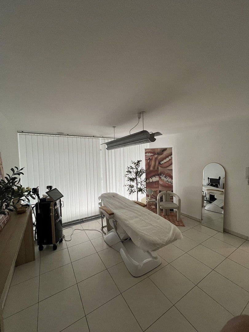 Prenájom kancelárie 30 m², Stiller Weg 52, Mannheim, Bádensko-Wurttembersko Prenájom kancelárie 30 m², Stiller Weg 52, Mannheim, Bádensko-Wurttembersko