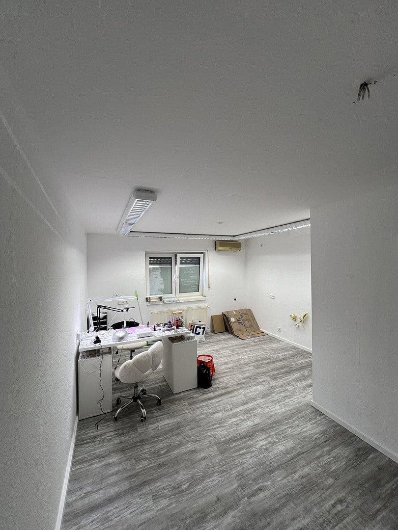 Prenájom kancelárie 30 m², Stiller Weg 52, Mannheim, Bádensko-Wurttembersko Prenájom kancelárie 30 m², Stiller Weg 52, Mannheim, Bádensko-Wurttembersko