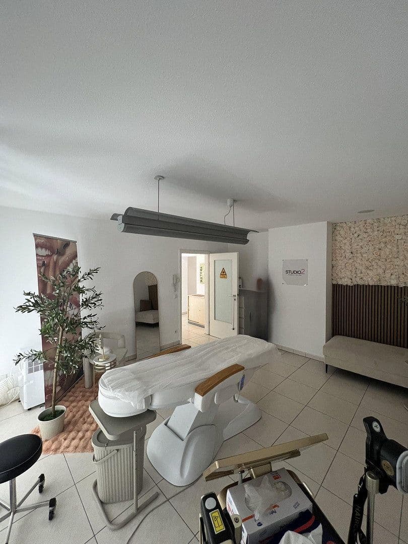 Prenájom kancelárie 30 m², Stiller Weg 52, Mannheim, Bádensko-Wurttembersko Prenájom kancelárie 30 m², Stiller Weg 52, Mannheim, Bádensko-Wurttembersko