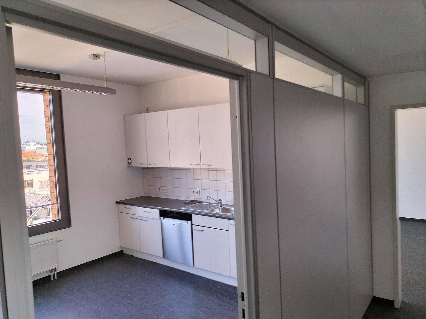 Prenájom kancelárie 214 m², Herrenbergerstraße 14, Böblingen, Bádensko-Wurttembersko Prenájom kancelárie 214 m², Herrenbergerstraße 14, Böblingen, Bádensko-Wurttembersko