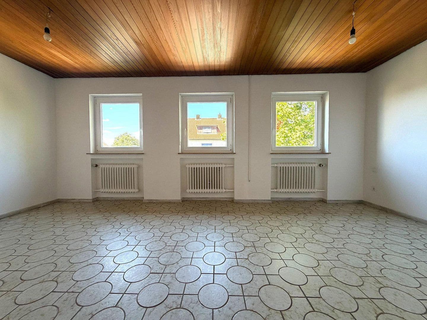 Predaj domu 185 m², pozemok 328 m², Birkenstraße 40 1/2, Schweinfurt, Bavorsko Predaj domu 185 m², pozemok 328 m², Birkenstraße 40 1/2, Schweinfurt, Bavorsko