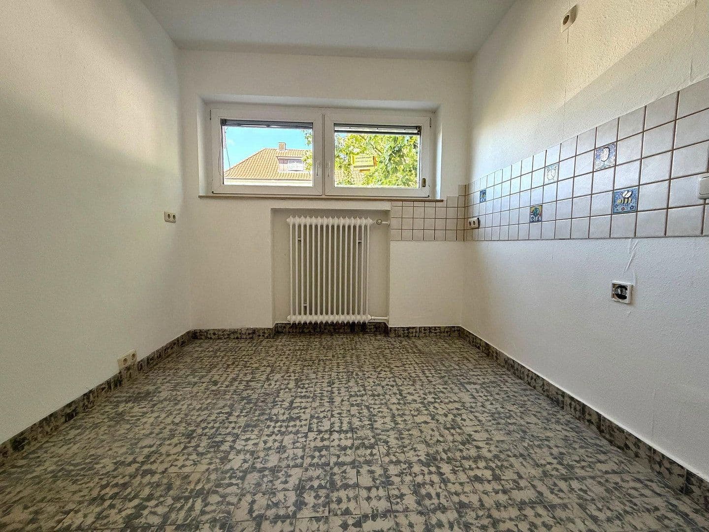 Predaj domu 185 m², pozemok 328 m², Birkenstraße 40 1/2, Schweinfurt, Bavorsko Predaj domu 185 m², pozemok 328 m², Birkenstraße 40 1/2, Schweinfurt, Bavorsko